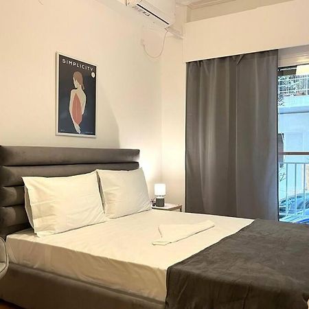 Pame Rentals - Ideal For 2 In Pagrati Athene Buitenkant foto